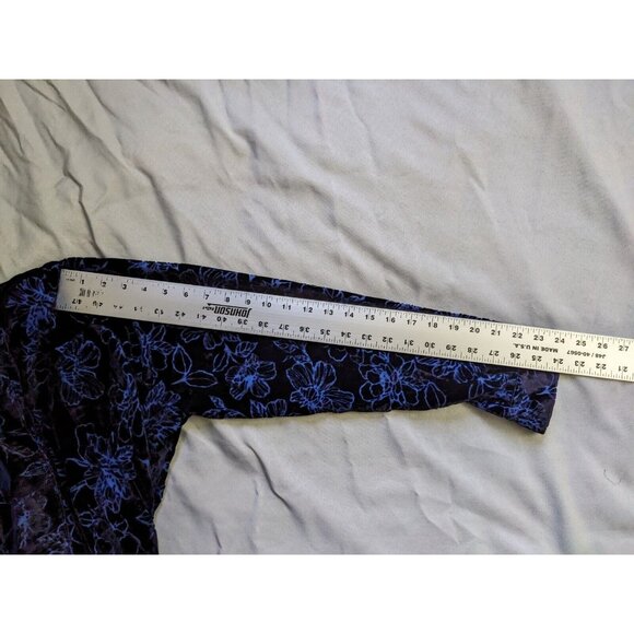 Torrid Top Blue Floral Velvet Madison Button Up Shirt Womens Size 0X - Picture 9 of 9